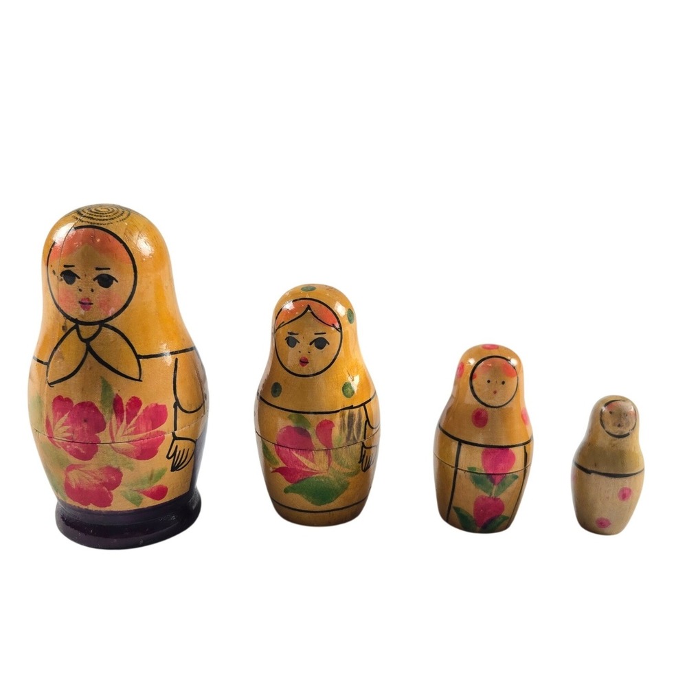 Vintage Russian Matryoshka Nesting Dolls 4 Pc Hand Painted Floral Folk Art